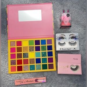 6pc Makeup Bundle NWT 35Eyeshadow Palette, 2Eyelashes,1lipliner & 2BeautySponges